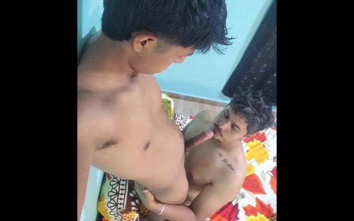 Peluche19 cm: Un Indien gay baise son mec mignon