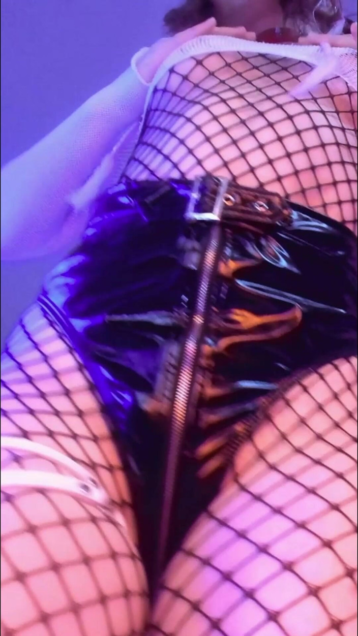 Kelrmia: Provocándote con lencería preciosa