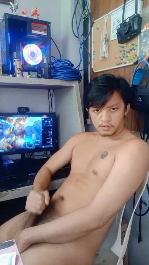 Rent A Gay Productions: Hot Pinoy Boy Taste Himself