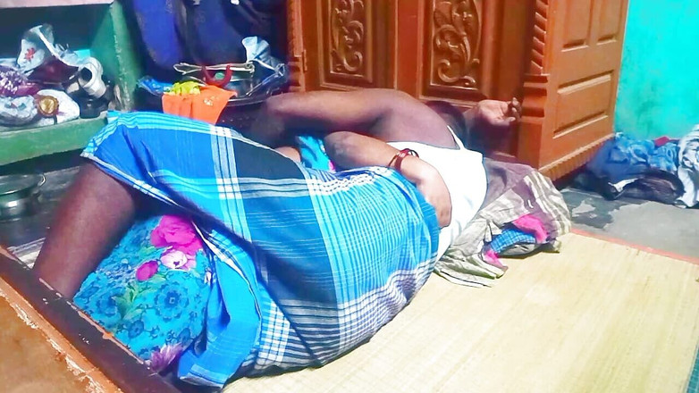 Priyanka314: Hintli güzel teyze ev yapımı seks