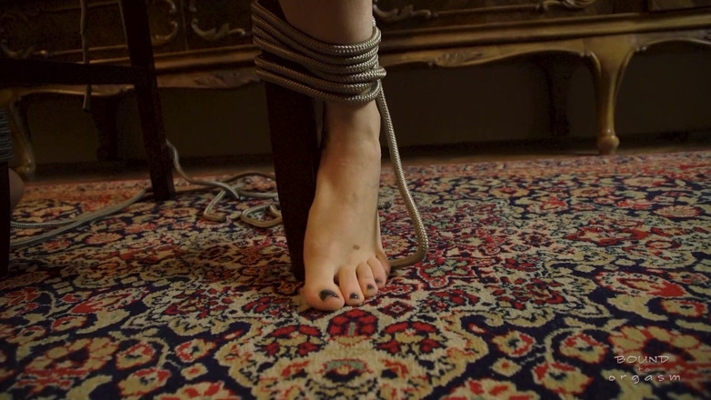 Bound to Orgasm: 눈 가리고 오르가즘