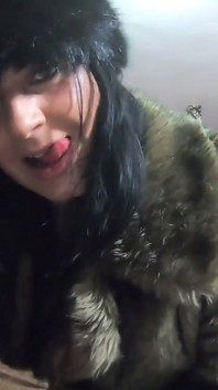 Milfycalla- Deep Blow-job and Cum Play While Wearing a Hot Green Fur-coat, Leather Gloves and Long Boots 213