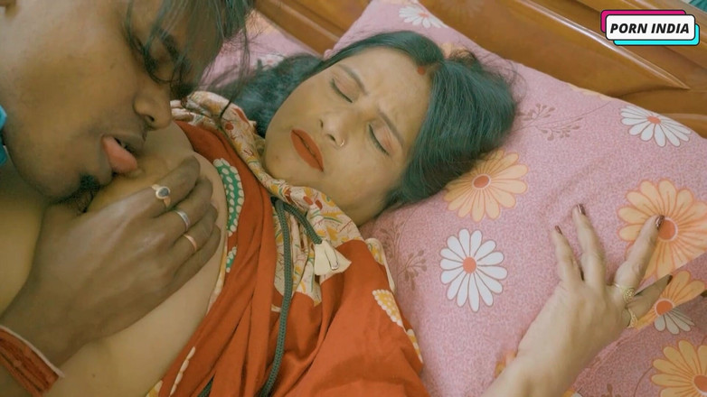 Porn India Studio: Ateşli Hintli teyze sert seks yapıyor