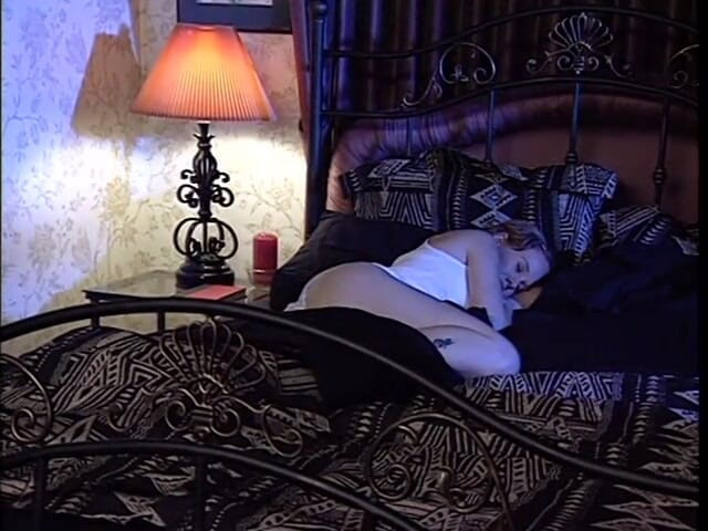 Smokin Hot Teens: Teen cutie fucking on her bed