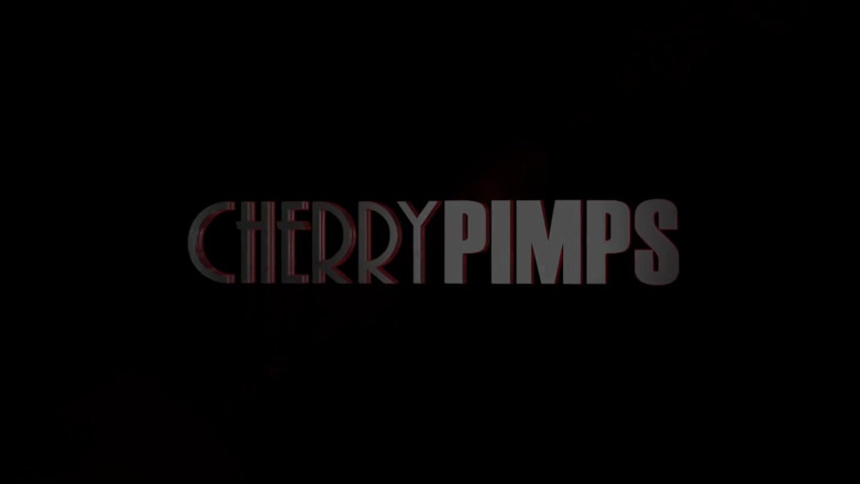 CherryPimps: Летний день нимфоманка приглашает свою подругу-лесбиянку присоединиться к развлечению ножницами и лизанием киски