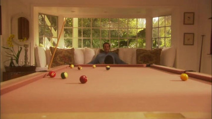 Cryptostudios: Minyon orta yaşlı seksi kadın oyun odasında büyük yarağı yalıyor...