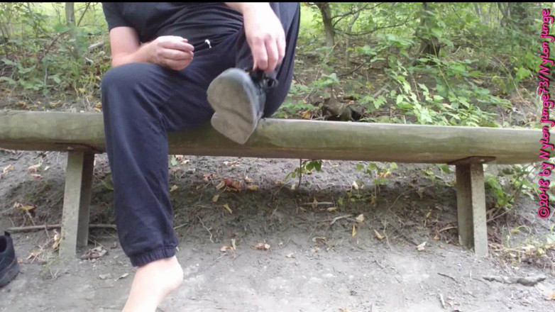 Carmen_Nylonjunge: Lesní procházka na seilbahnbergu poblíž Lengede