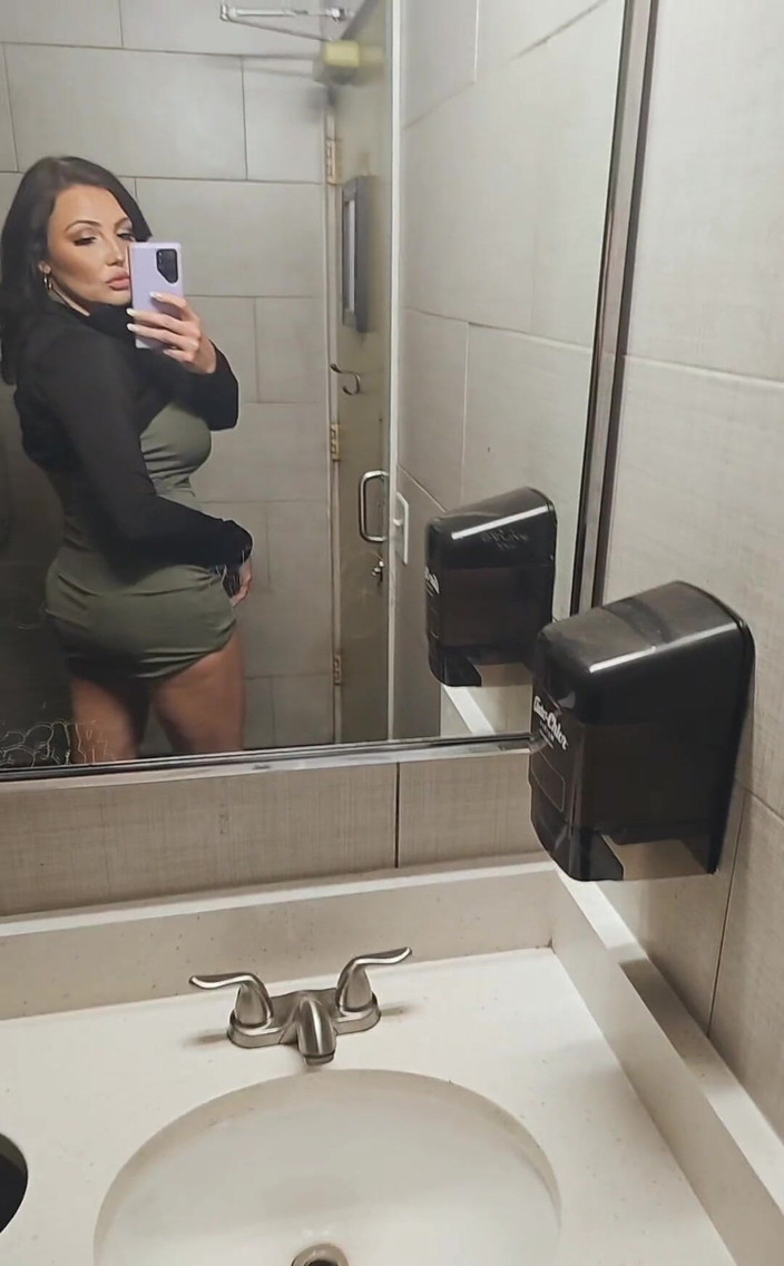 CoyWilder: Beni duvara sabitler misin?