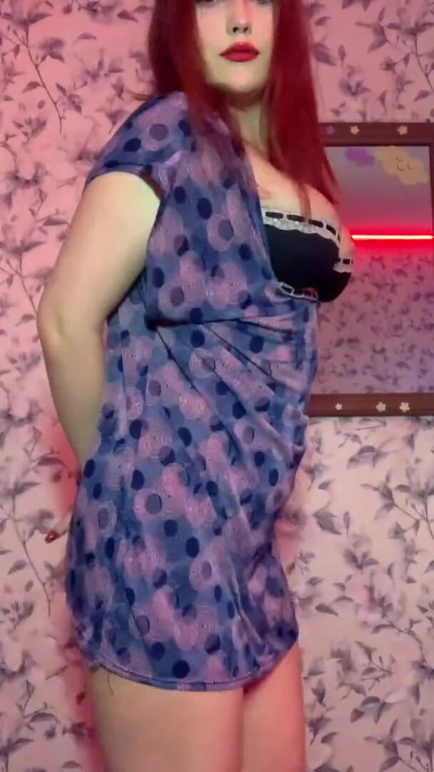 Your Sexy GF: Showing off my juicy body and waiting for a fuck