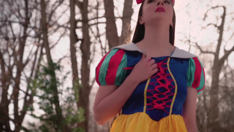 Cosplayground: Hazel Moore as Snow White Squirts on Bianca Beauchamp - Snow...