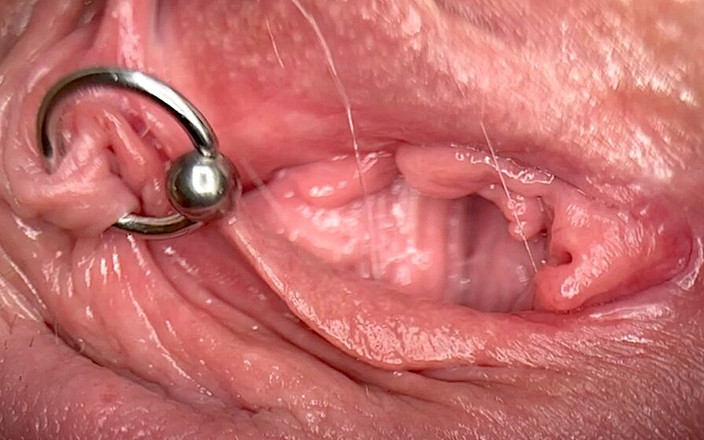 Aqua Pola: 本当にマクロをクローズアップ私のピアスクリトリスと猫まで非常に濡れておしっこが私の猫の中に行くまで