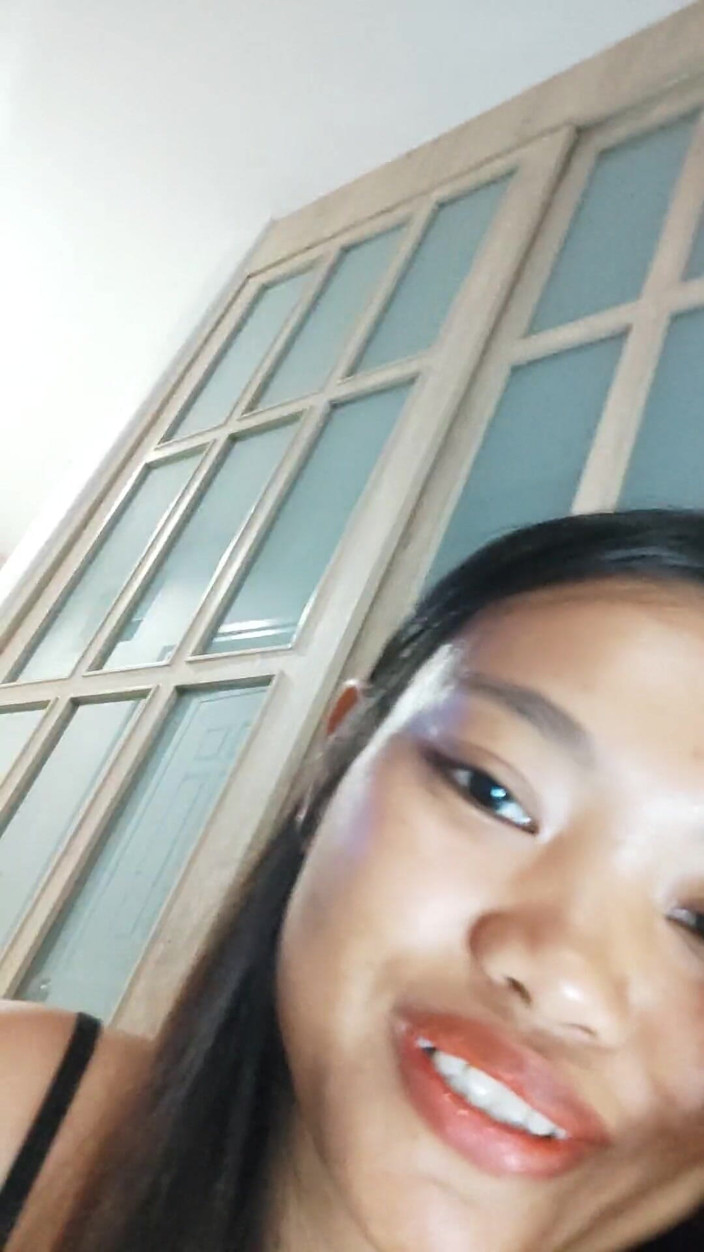 Cupcake: Intimate Face-sitting Tease - Solo Girl Pussy Close-up