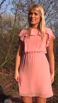 Blonde Outdoor Catch - Sweet Cat