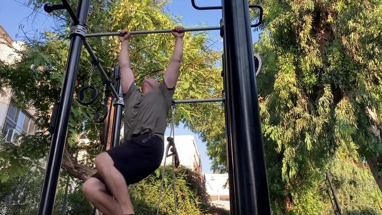 Alex Igogo: Mă voi pompa și du-te la masturbare.