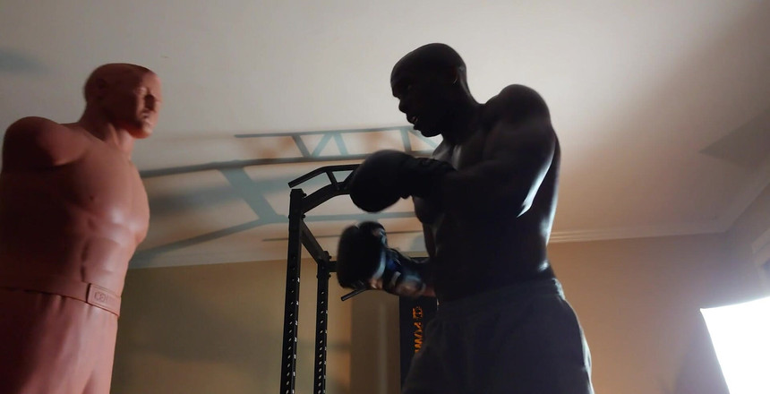 Hallelujah Johnson: Önceki gün boks egzersizi