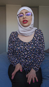 85. Mommy's Lesson Mia Niqab