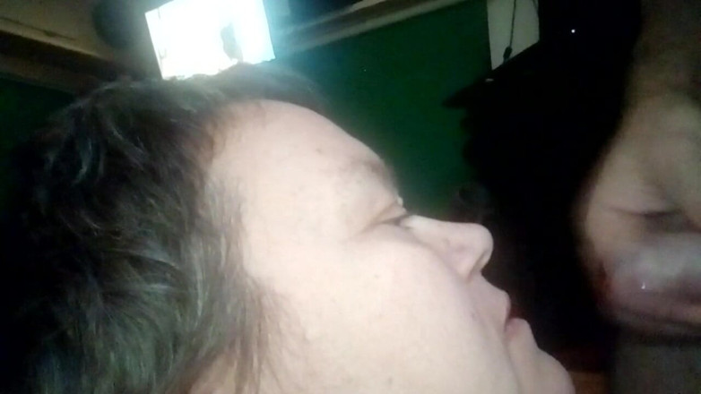 Sex hub couple: Big cumshot into Jen's hot mouth