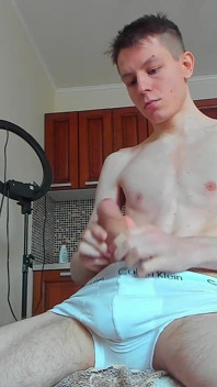 Young Twink’s Big Reveal
