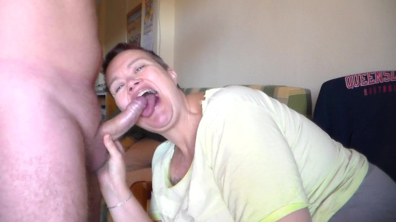 Sex hub couple: Johns cock is getting sucked by Jen