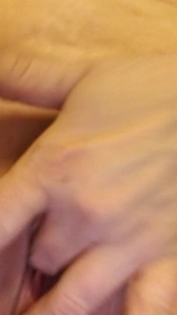 Thickgoddess69: Wett production's - Making my pussy squirt