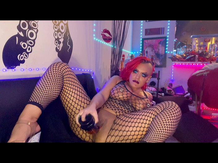 Red X: Prsatá nadržená Siren dostane naplněné mokré díry