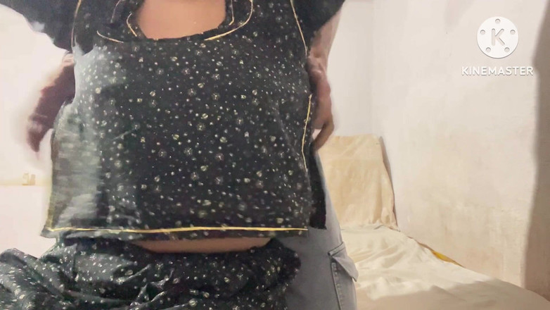 Indianbhabhi141: Gadis desa India pertama kali