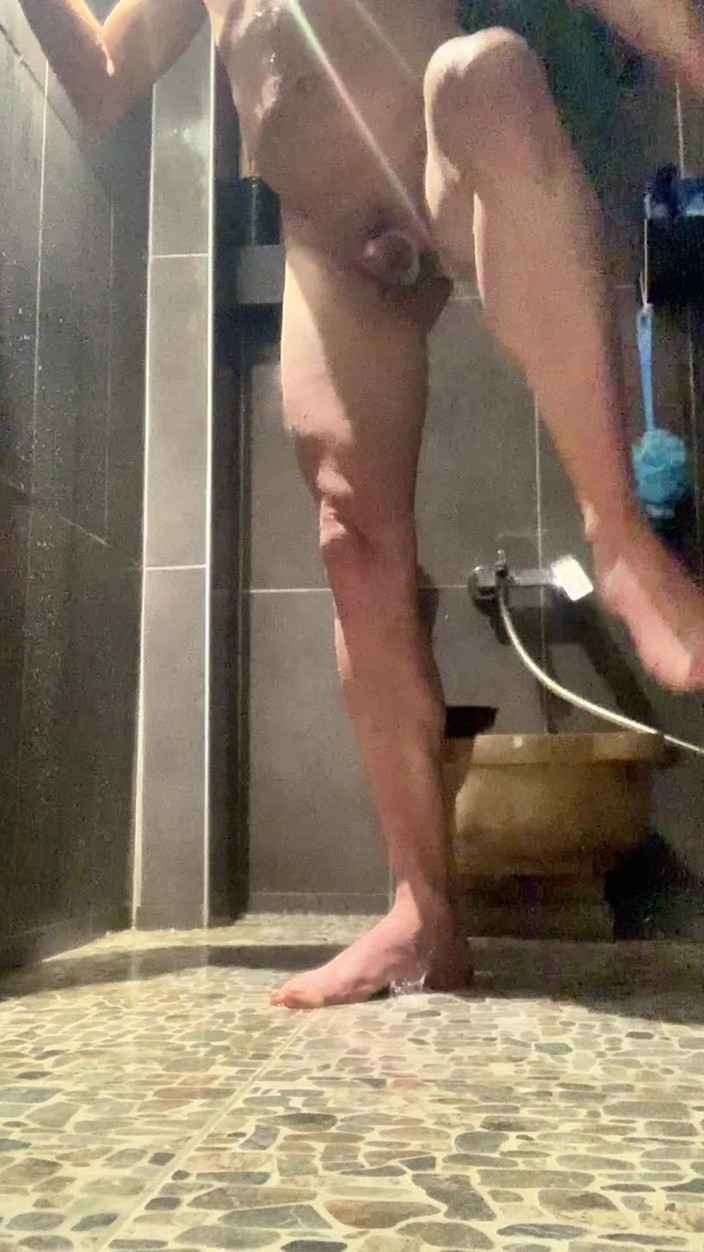 cd_aysemmm: Air mani memancut keluar dari dubur saya