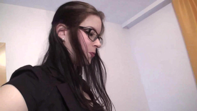 Femdom Austria: Pulizia nuda