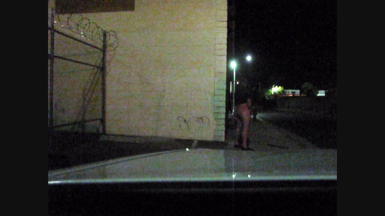 The porky pervert: Sborra sul marciapiede di notte