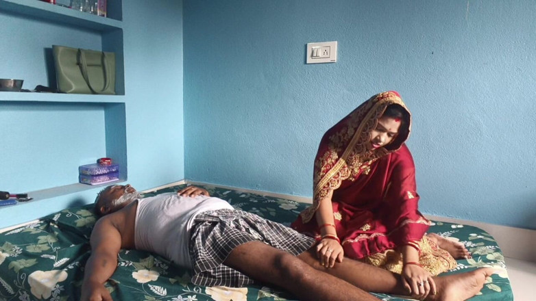 Sona bhabhi: 의붓딸과의 노부부 불륜, 배다른아빠가 집에 없을 때, 입에 사정