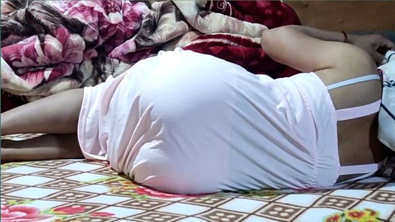 ChickenPuti: Nepálský creampie sex se dirty talk