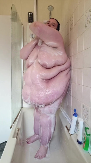 SSBBWLadyBrads: Un altro giorno un altro video nella doccia