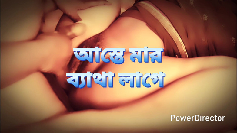 Local Bhabi: 大きなお尻、美しく成熟したセクシーなバービ、浮気、ハズバンド、真夜中に彼女のデヴォールと激しくセックスする