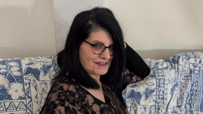 Matureandco: Sarah, 55, Reveals She's a Big Pig