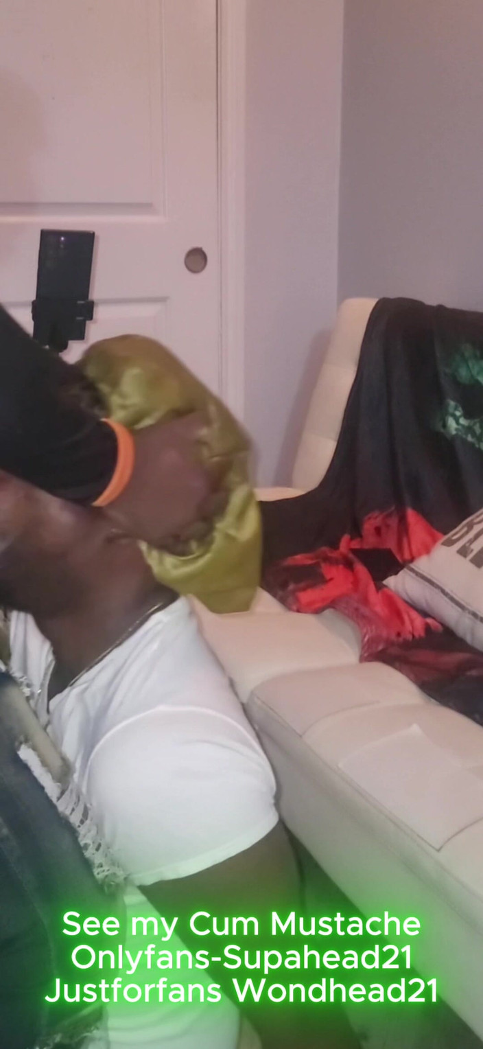 Wondahead21: 顔に口ひげが飛び散る!