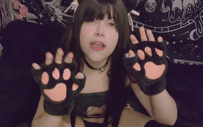 Hana Lily: Cute Kitty Cosplay Wants Milk!