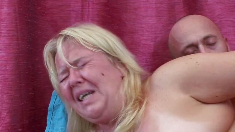 Mature Climax - 100% Mature Videos: Si jalang blonde besar berkongkek keras