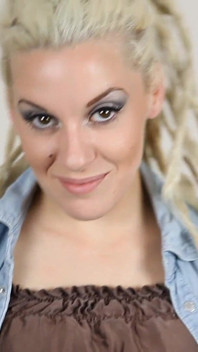 Elle B - scoate-mi hainele