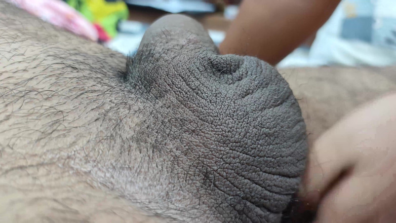 Vaigavarun45: Holka honí a tře si penis a žhavá romantika