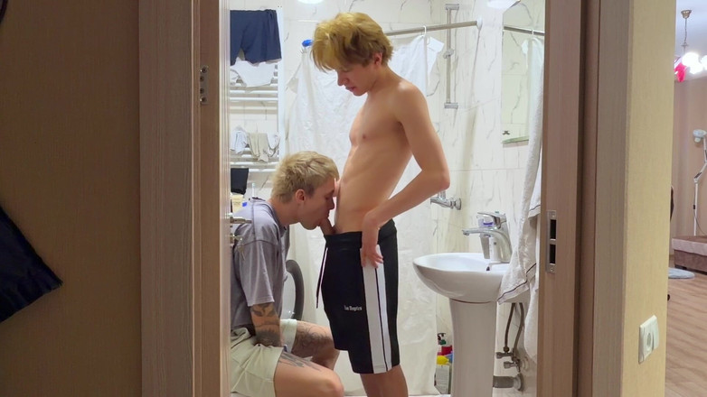 Ethan Lestray: Rimmen naar een vriend: likte zijn kont, hij zog, ik...