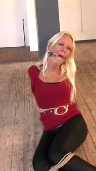 Natalie Pole-tied Cleavegagged