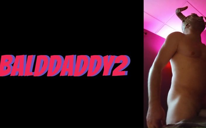 Bald Daddy: Calvo papi tapa culo con gran juguete juego rápido