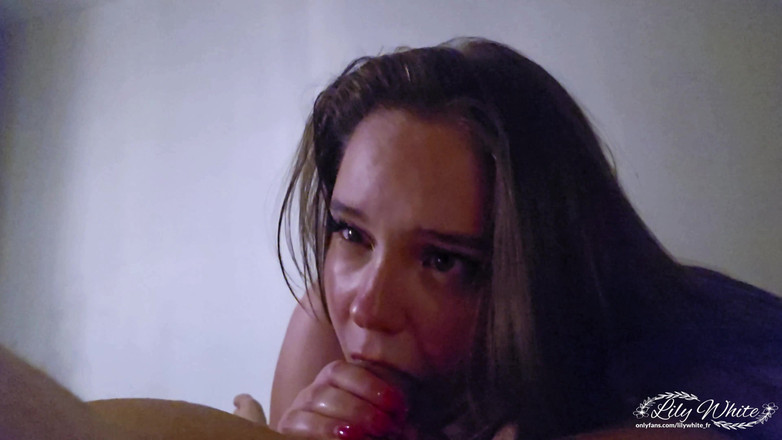 Lily White: Fransız asker beni seviyor, sonra vajinama ve ağzıma giriyor