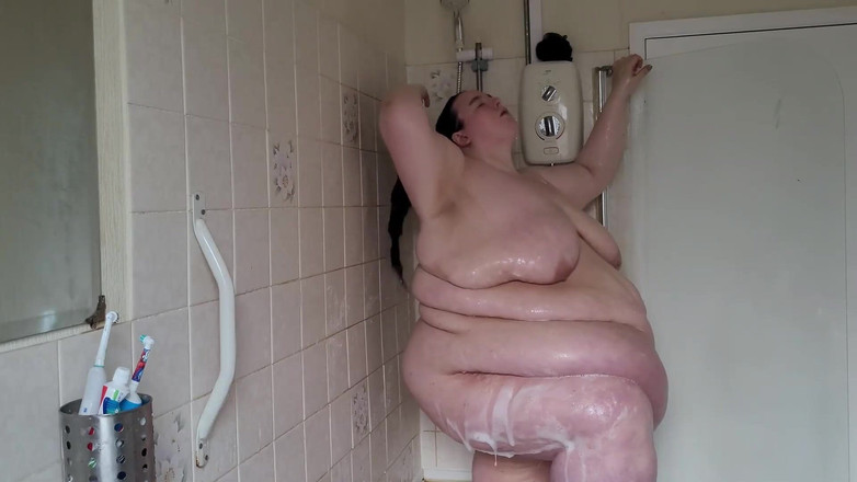 SSBBWLadyBrads: 巨大なボディの官能的なシャワー