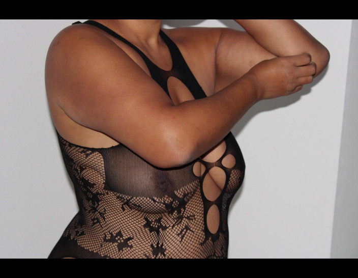 Natural-Woman-Silke: 何人もの子を持つ母親がどれだけ欲求不満で、すべてを見せるのかというわけです