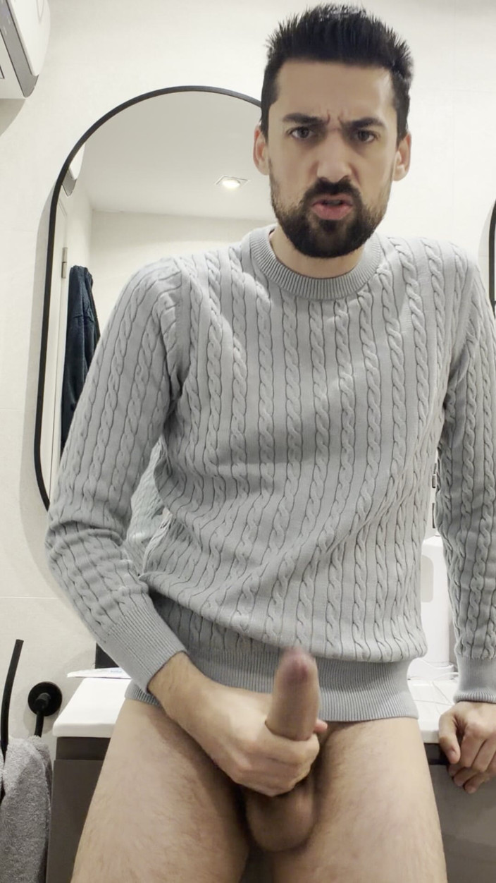 Liam Harding: Hot Mature Stepdaddy Jerking off and Showing Ass
