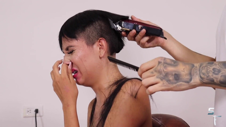Shave Flix: Alice und Lizzie