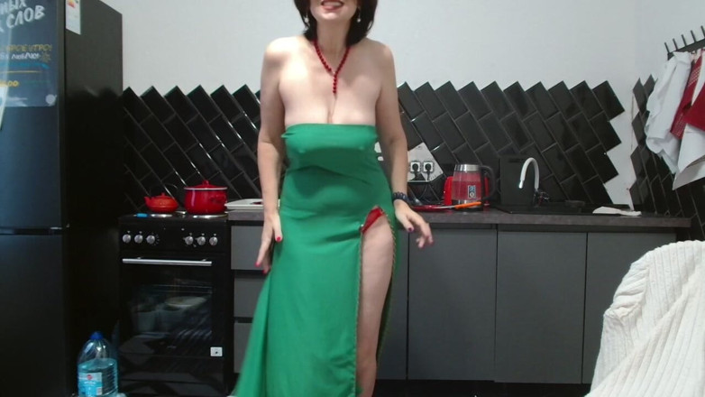 ANGELA_LADY: Seducing You to Lunch Through a Dress