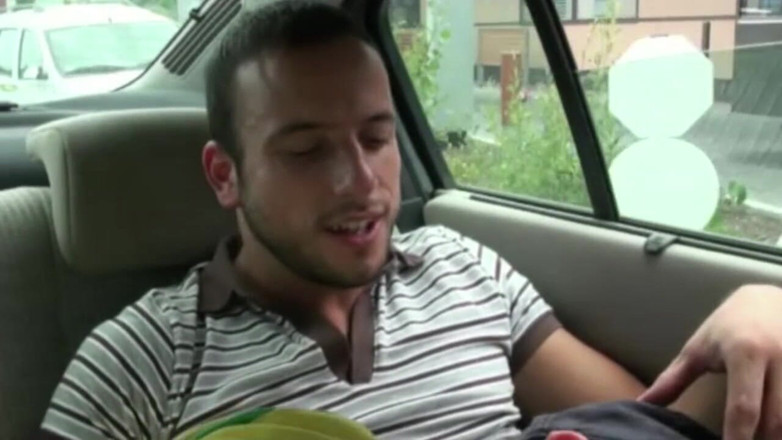 Discret Cruising sex: Valentni follada en jockstrap por Leo Helios