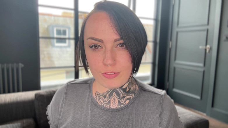 Miss Valentina: Ossessionato dal succhiare il cazzo